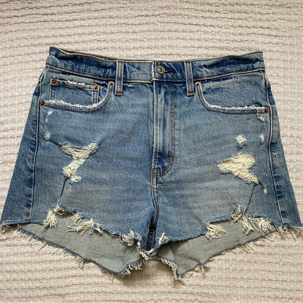 A&F high rise mom short